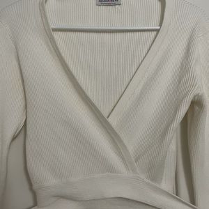 White long sleeve tie blouse